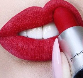 Lippenstift aanbrengen