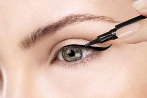 Eyeliner aanbrengen. De verschillende manieren | Door Joyce van Dam Hair & Make-up Artist
